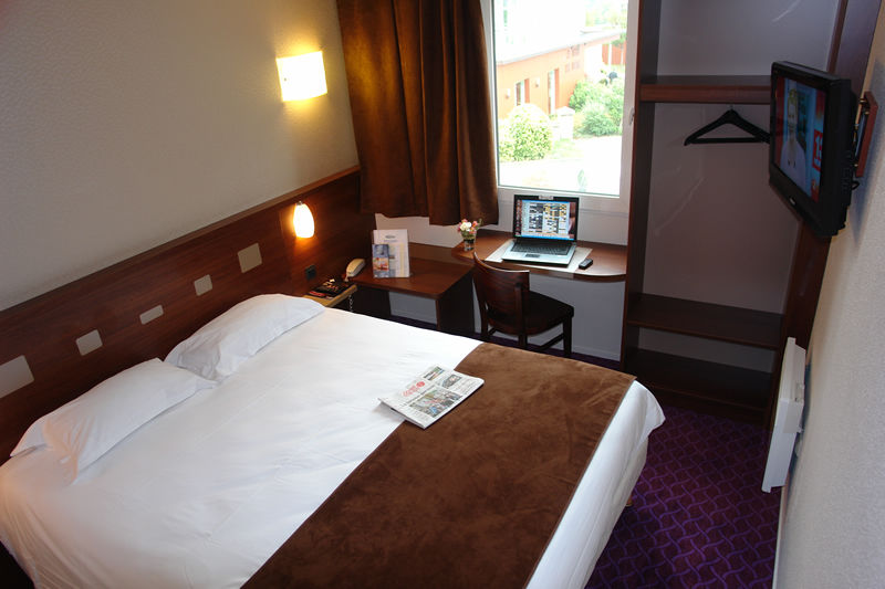 Brit Hotel Rennes Le Castel Værelse billede