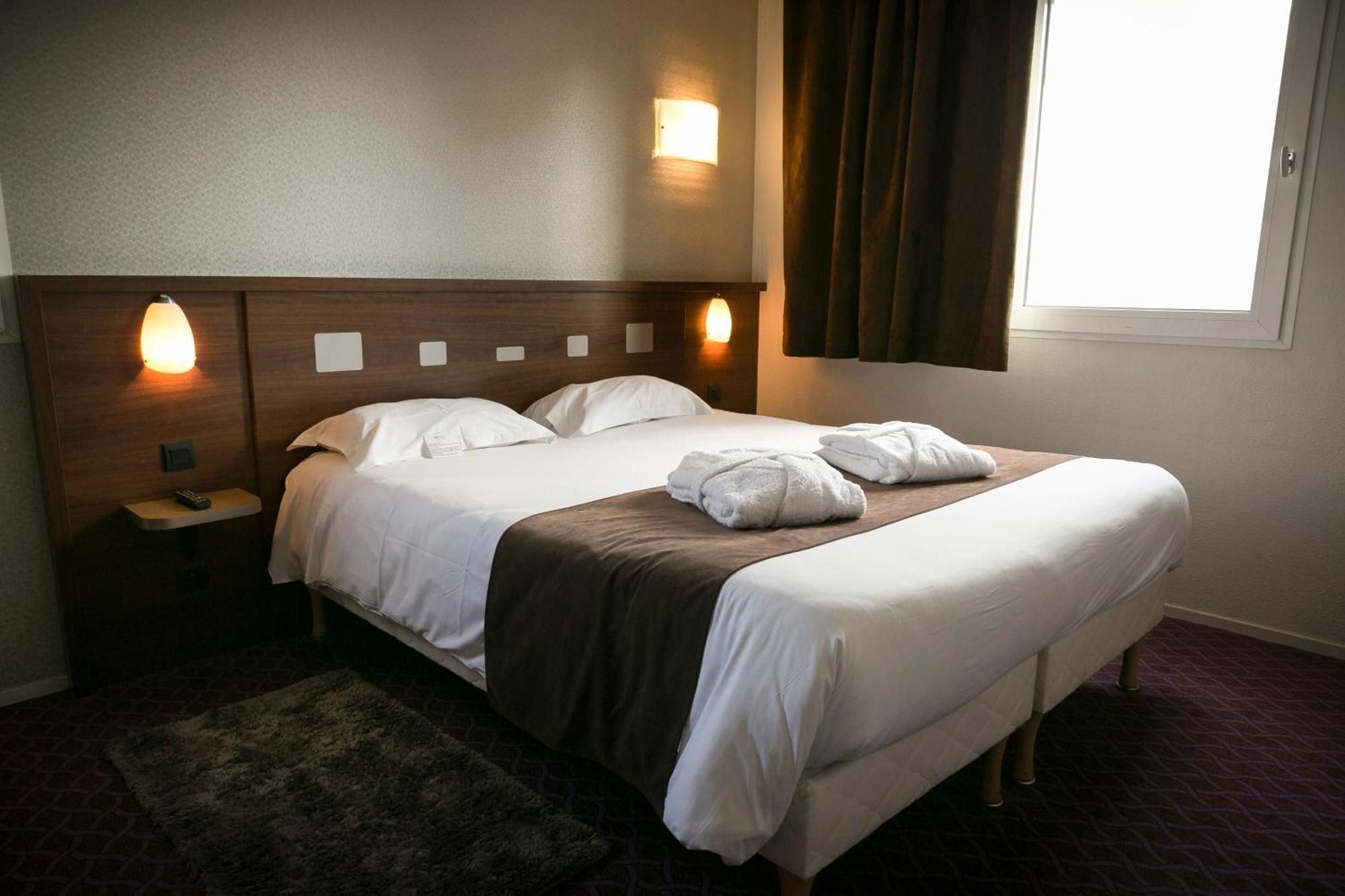 Brit Hotel Rennes Le Castel Eksteriør billede