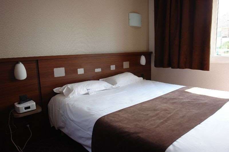 Brit Hotel Rennes Le Castel Værelse billede