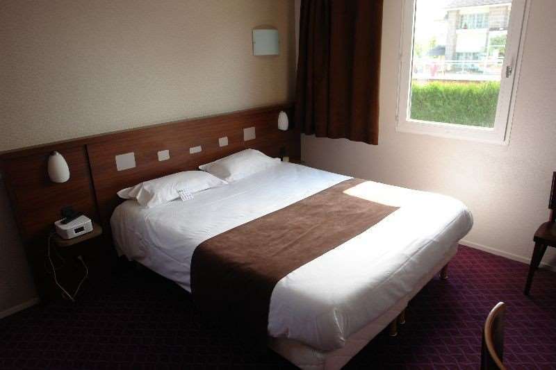 Brit Hotel Rennes Le Castel Værelse billede