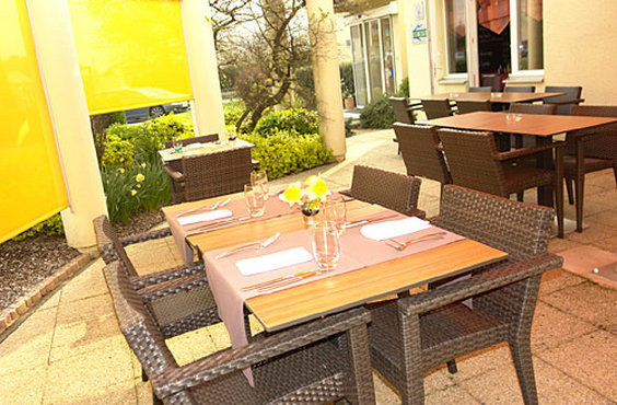 Brit Hotel Rennes Le Castel Eksteriør billede
